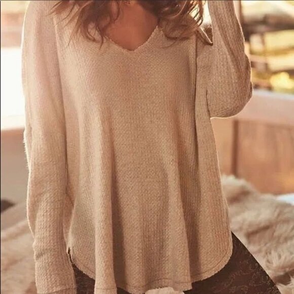 TWO Out From Under Long Sleeve Oversized Soft Tops, Tan & Gray, Size XS - Picture 1 of 14